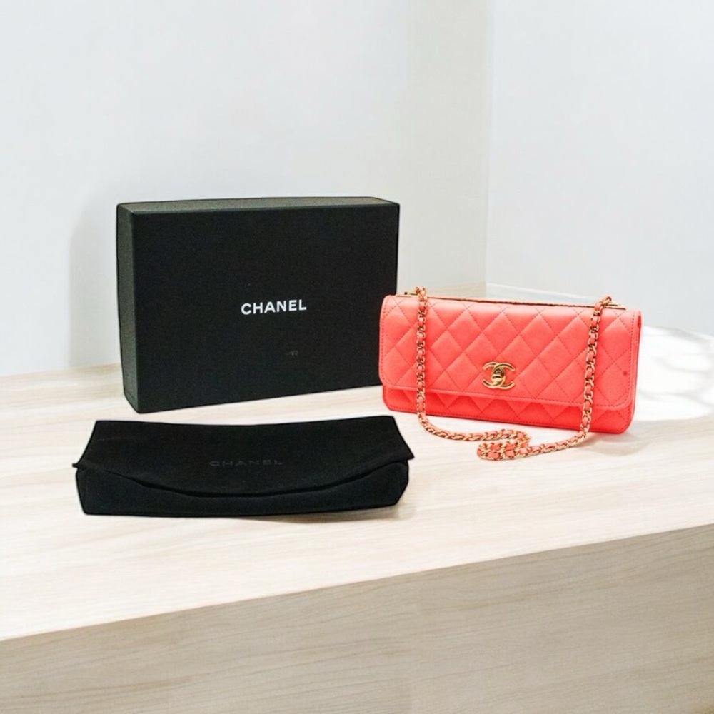 Chanel Wide Trendy CC Wallet on Chain Hot Pink Lambskin Leather RARE Rainbow! - Picture 1 of 16